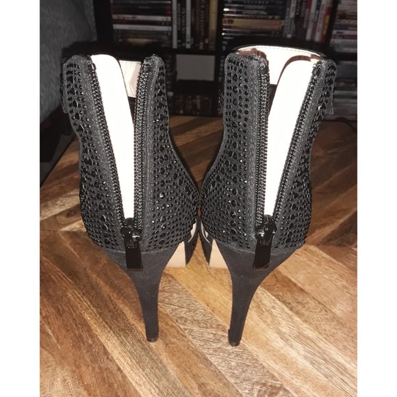 SOLD DREAM PAIRS Black Pearl Shine Swan Platform Pump Peep Toe High Heels - 5 in - Picture 12 of 16